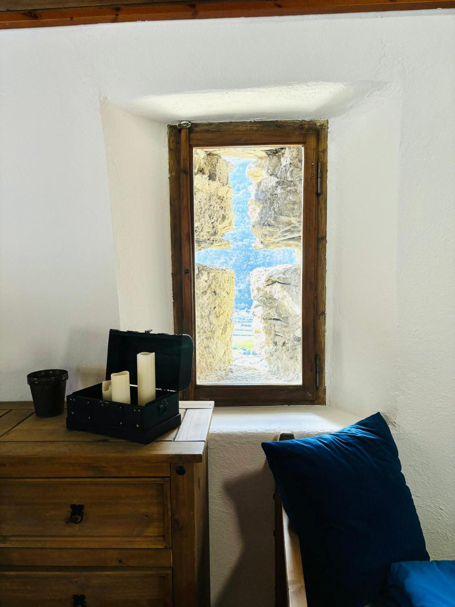 Foppoli Castle, Private 11Th Century Fortress With Panoramic View, Sauna And Hot Tub Overlooking The Valtellina Mazzo di Valtellina Eksteriør bilde