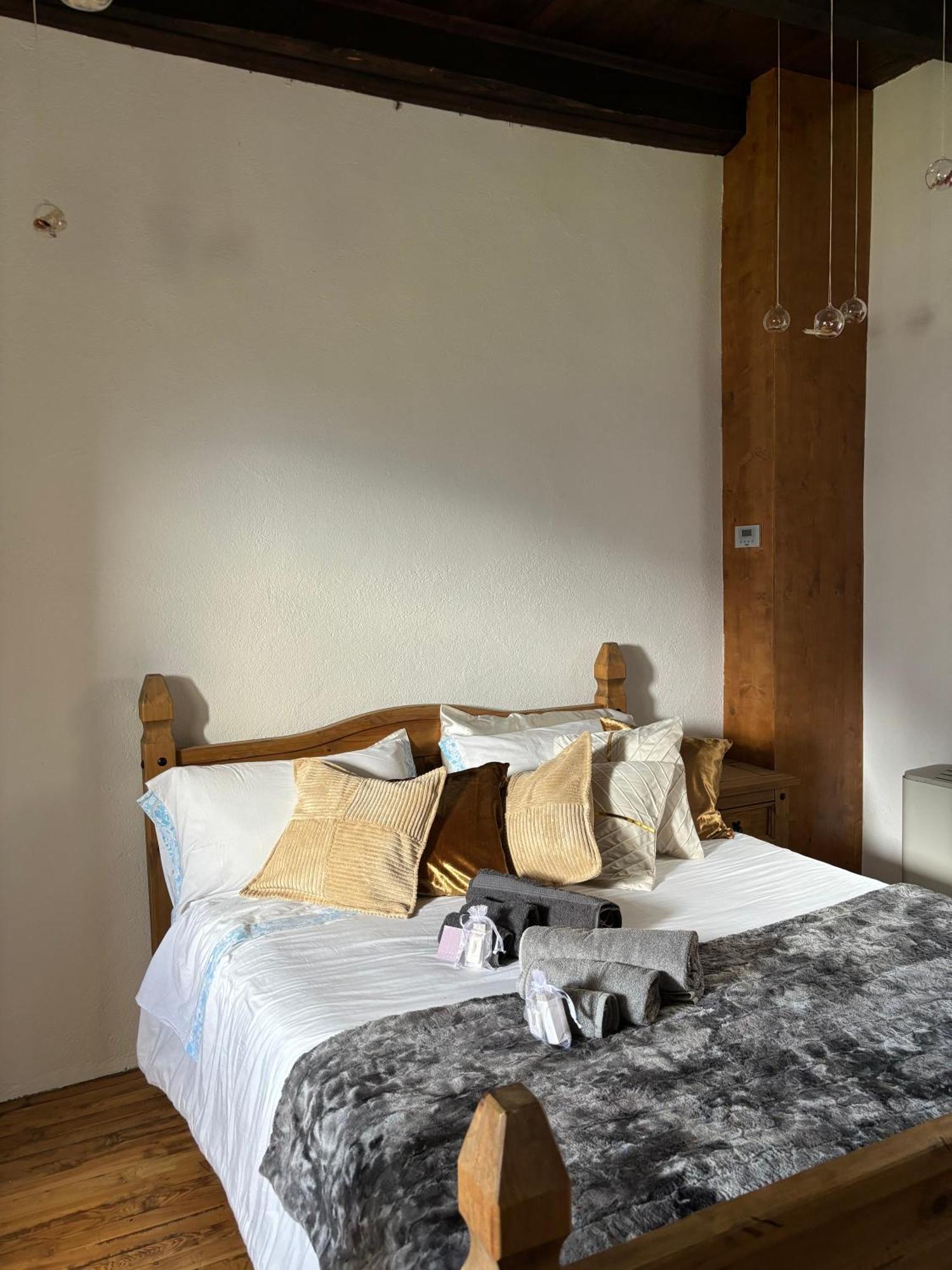 Foppoli Castle, Private 11Th Century Fortress With Panoramic View, Sauna And Hot Tub Overlooking The Valtellina Mazzo di Valtellina Eksteriør bilde